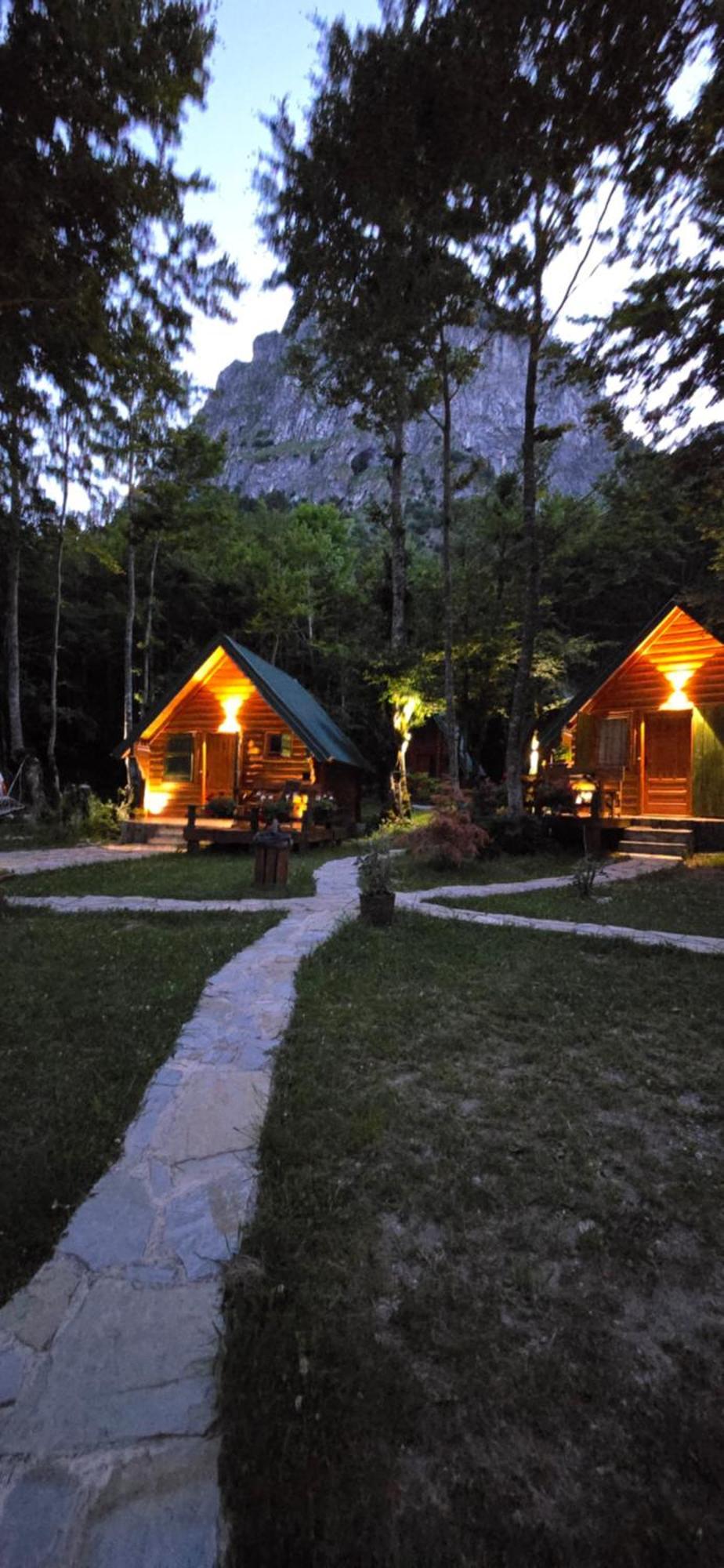 Bungalows Prokletije Gusinje Bagian luar foto